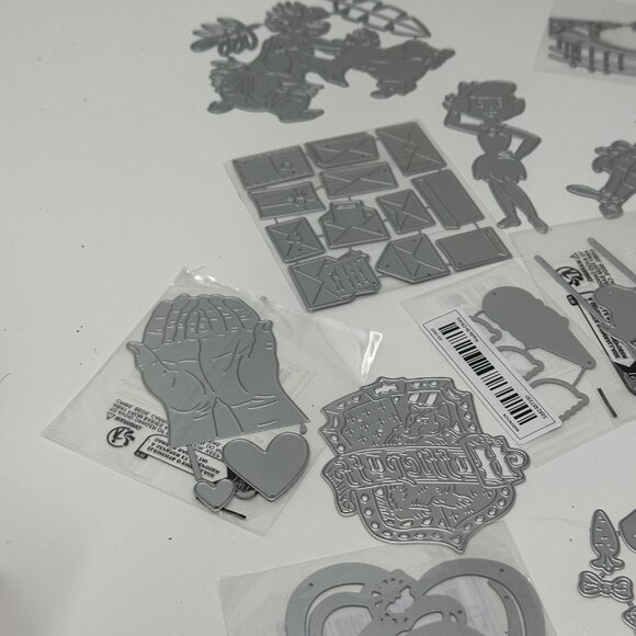 20 Thinlits Die Cuts Bundle Random Mix Characters Animals Holiday Scrapbooking - Picture 7 of 12